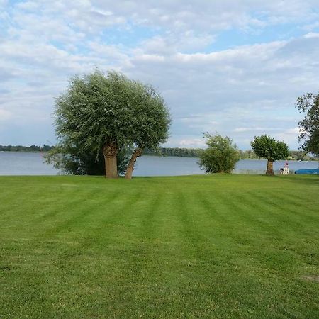 Landferienhof "Mueritzufer" Ludorf Екстер'єр фото